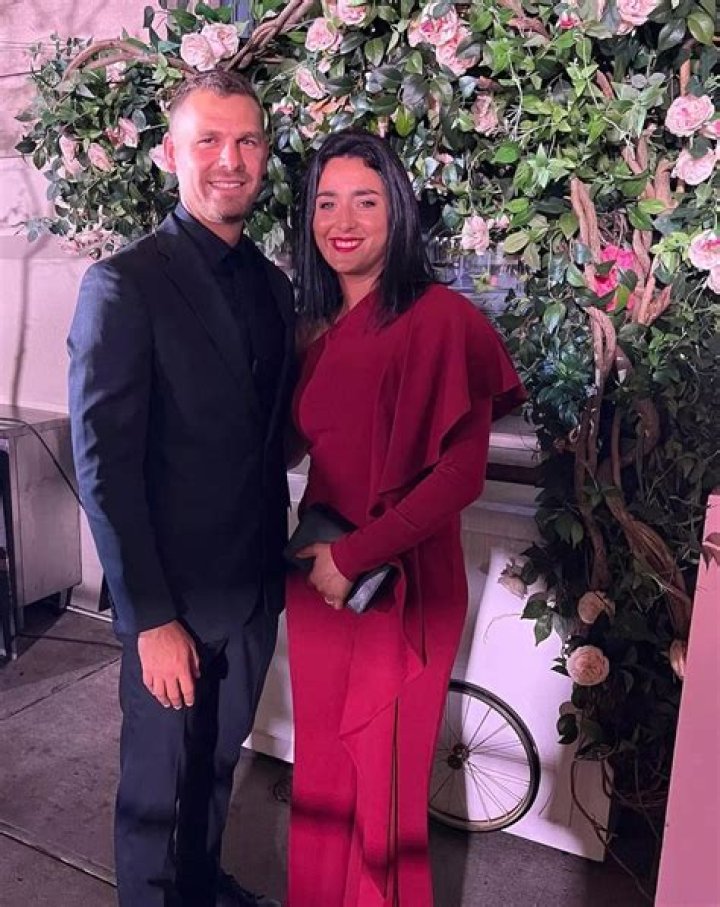 How Old Is Ons Jabeur's Husband? The Age Mystery Revealed!