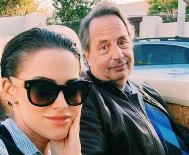 Who Is Jon Lovitz's Sister? - Uncovering The Family Connection
